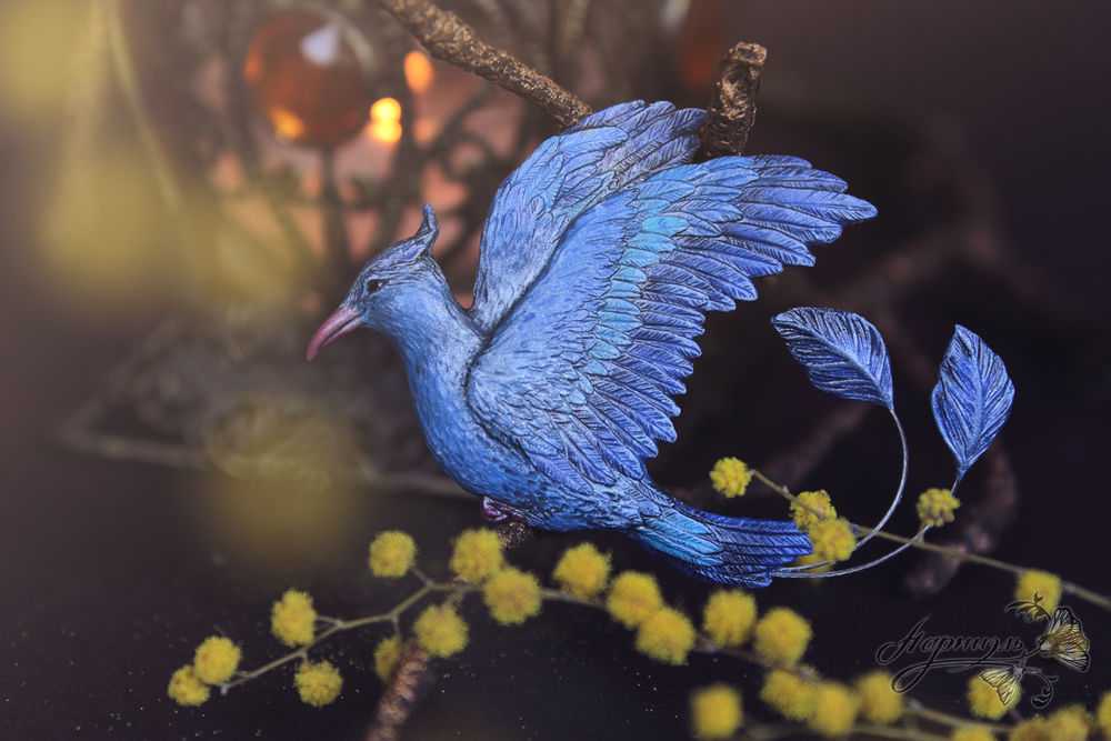 Синяя птица под. Синяя птица счастья Метерлинк. Синяя птица иллюстрации к сказке. Брилькова синяя птица. Сказочная птица.